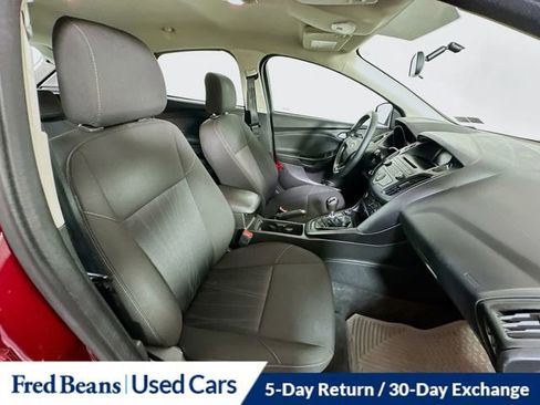 Used 2015 Ford Focus SE image 29