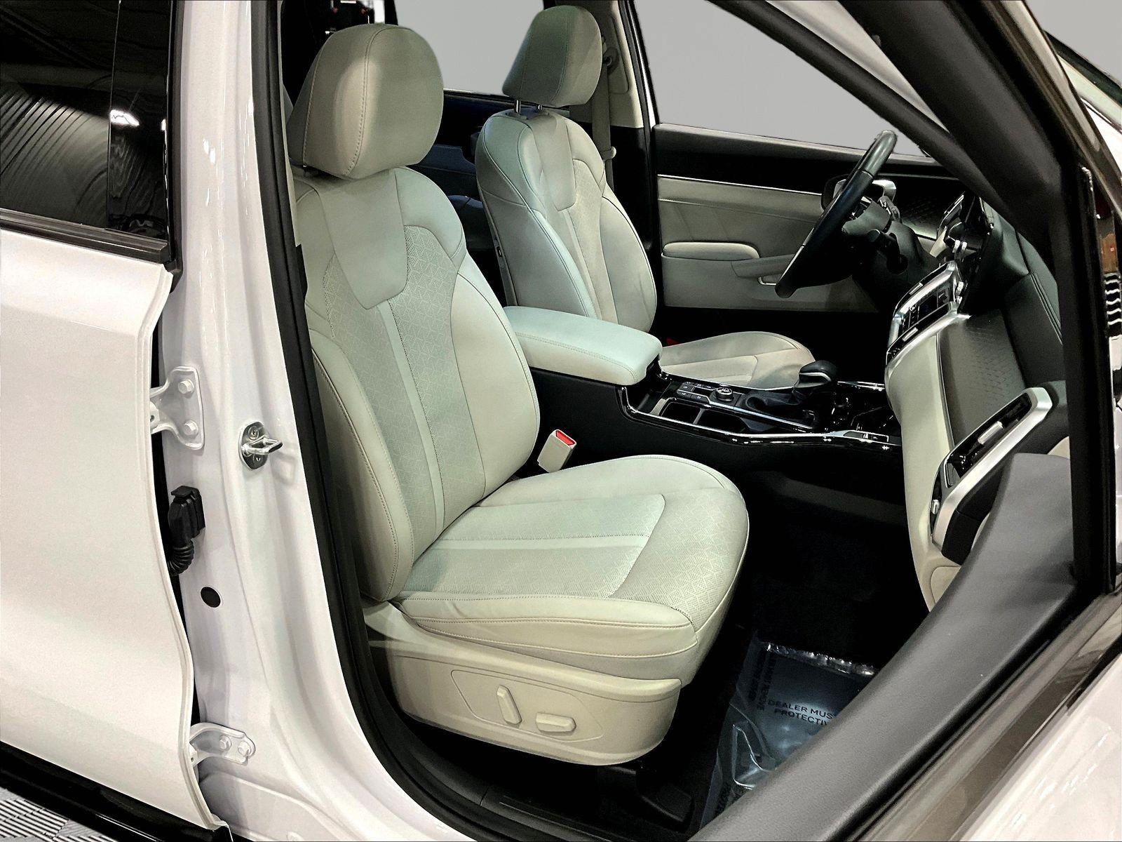 Used 2023 Kia Sorento SX FWD image 30