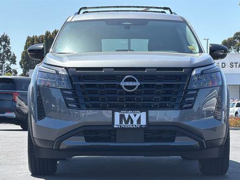 New 2026 Nissan Pathfinder SL w/ Cargo Package FWD image 9