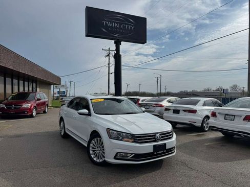 Used 2016 Volkswagen Passat 1.8T SE image 1