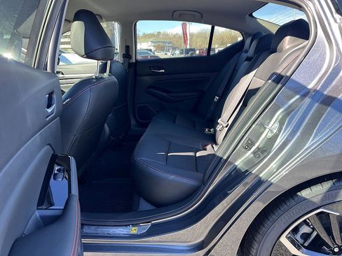 New 2025 Nissan Altima 2.5 SR image 12