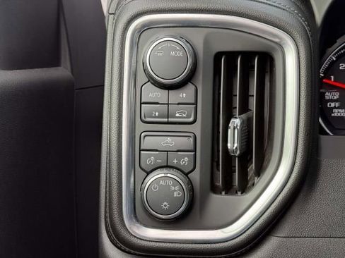 Used 2020 Chevrolet Silverado 1500 LT w/ LT Value Package image 17