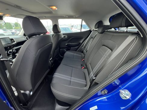 Used 2025 Hyundai Venue SEL FWD image 29