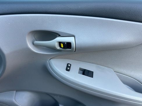 Used 2012 Toyota Corolla L image 20