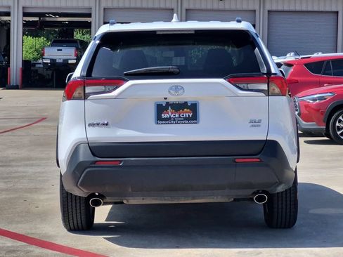 Certified 2025 Toyota RAV4 XLE AWD/4WD image 5