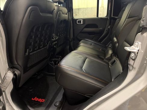 Used 2020 Jeep Gladiator Mojave AWD/4WD image 17