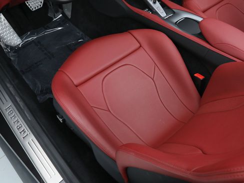 Certified 2023 Ferrari Portofino M image 28