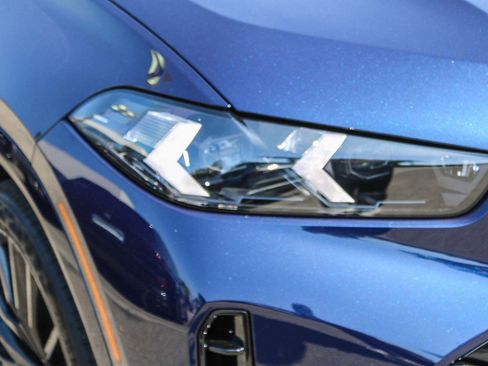 New 2026 BMW X6 xDrive40i image 8