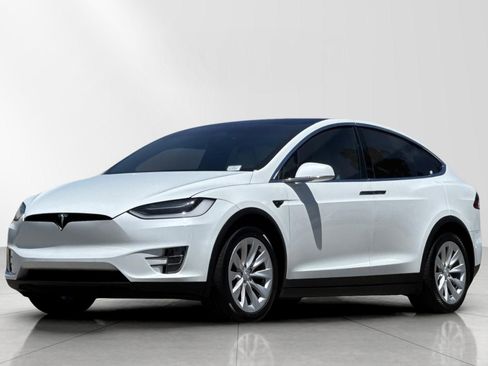 Used 2018 Tesla Model X 75D AWD/4WD image 7