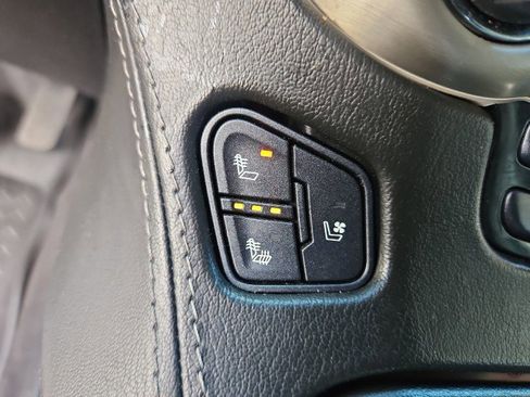 Used 2019 GMC Yukon Denali image 20