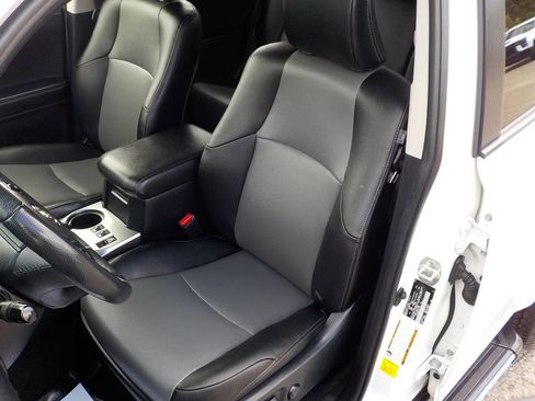Used 2023 Toyota 4Runner SR5 Premium w/ Moonroof Package AWD/4WD image 11