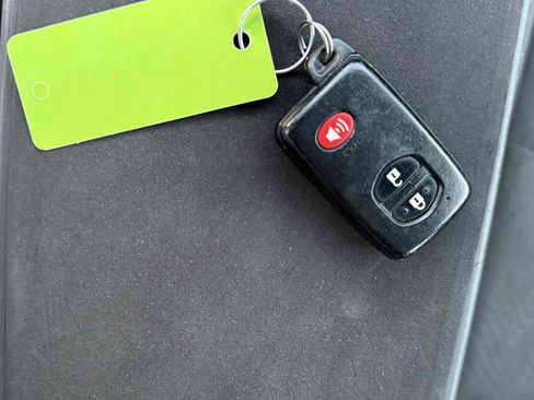 Used 2014 Toyota Prius V Two FWD image 61