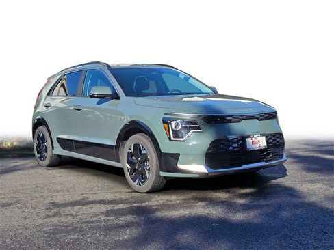 Used 2024 Kia Niro Wind w/ Wind Preserve Package image 1