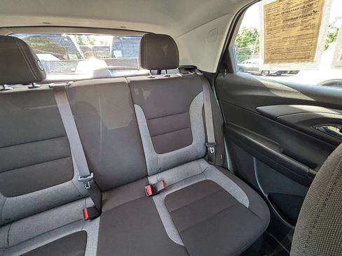 Used 2025 Chevrolet TrailBlazer LT FWD image 35