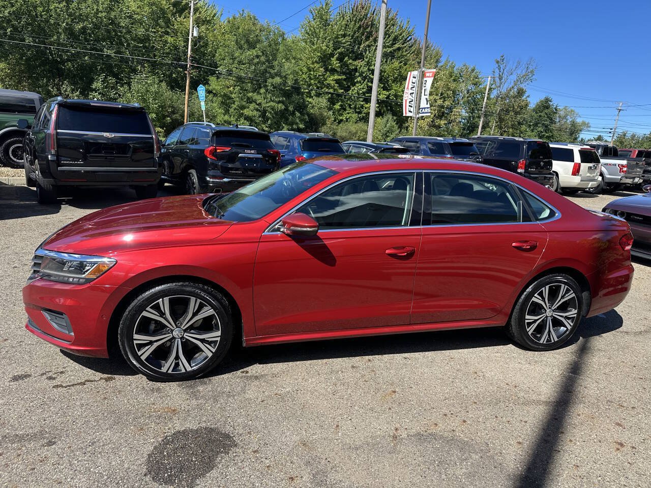 Used 2020 Volkswagen Passat 2.0T SEL FWD image 3