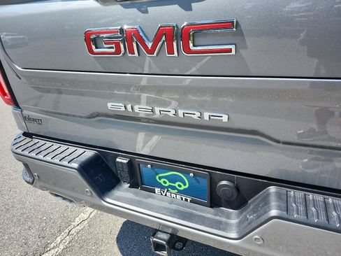 Used 2025 GMC Sierra 1500 AT4 w/ AT4 Premium Package AWD/4WD image 4