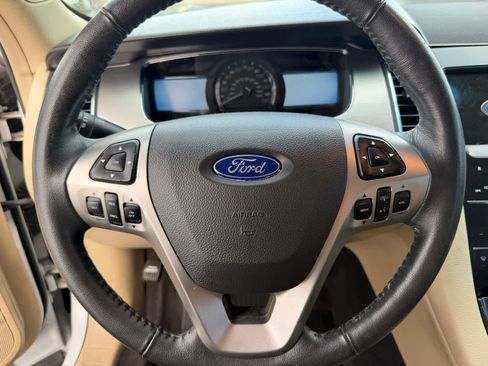 Used 2017 Ford Taurus SEL w/ Equipment Group 201A FWD image 10
