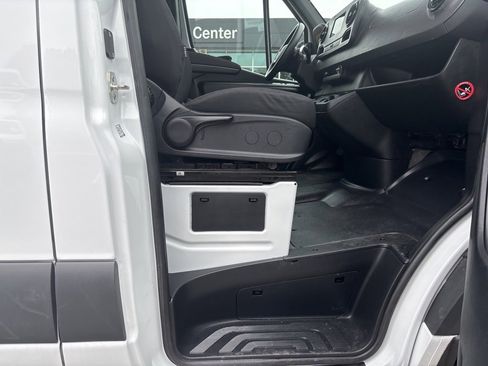 Used 2024 Mercedes-Benz Sprinter 2500 image 20