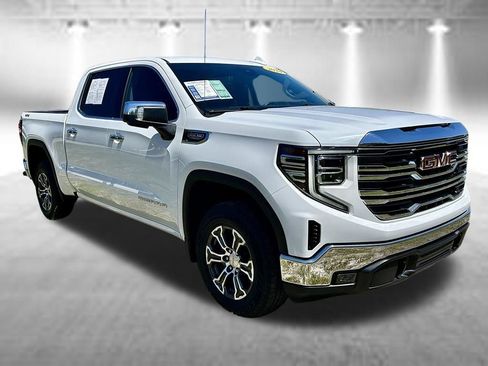 Used 2024 GMC Sierra 1500 SLT AWD/4WD image 3