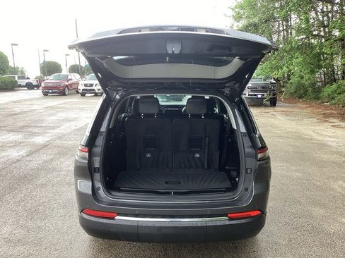 Used 2024 Jeep Grand Cherokee L Limited w/ Luxury Tech Group II AWD/4WD image 9