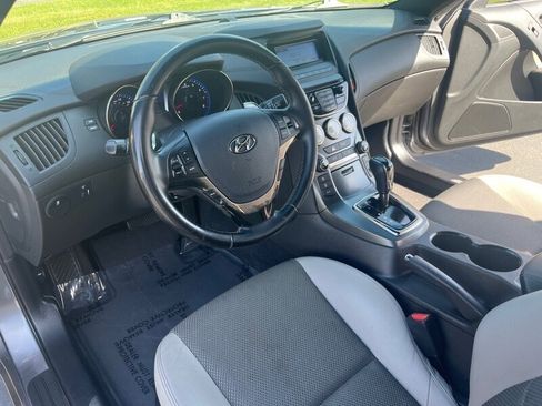 Used 2015 Hyundai Genesis 3.8 image 28