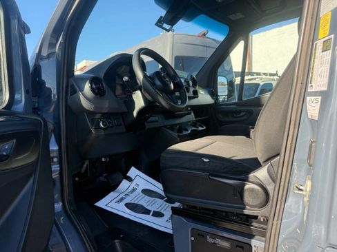 Used 2019 Mercedes-Benz Sprinter 170 image 6