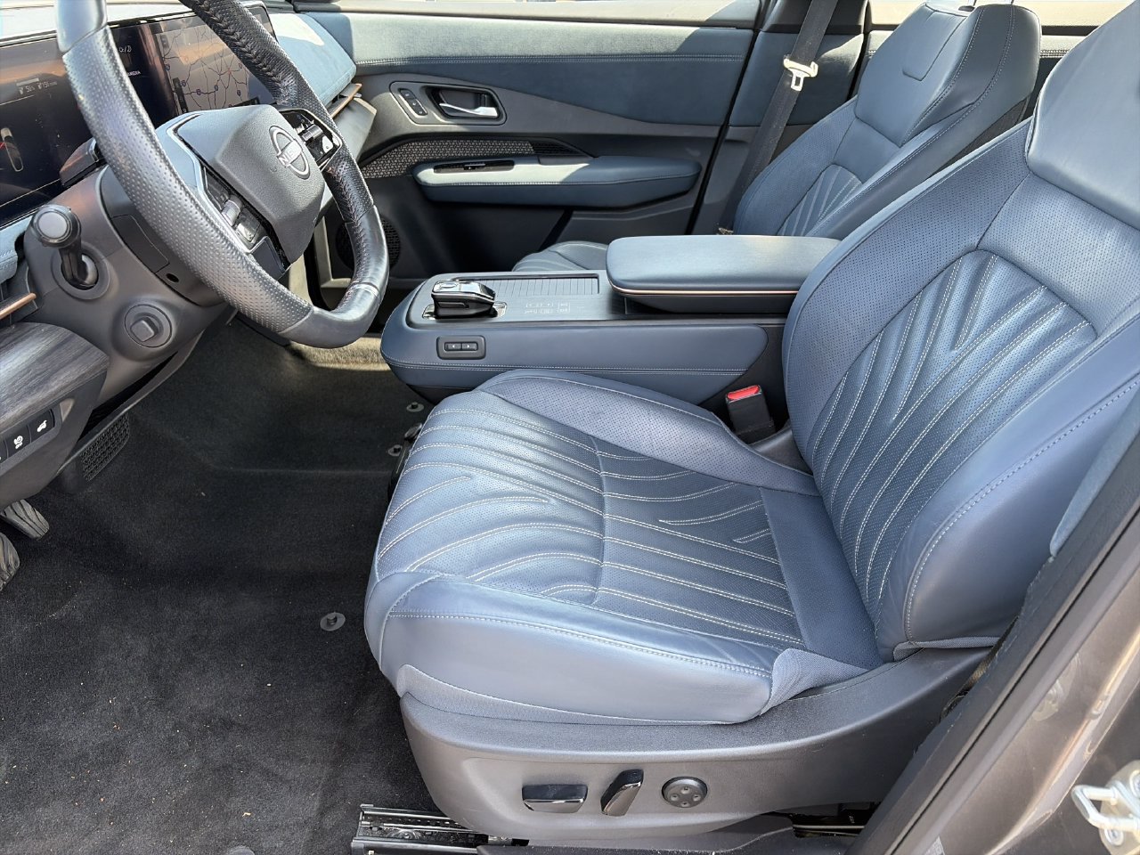 Certified 2024 Nissan Ariya AWD image 26