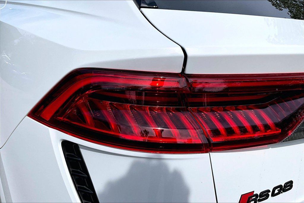 Used 2023 Audi RS Q8 AWD/4WD image 40
