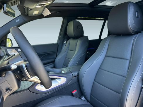 Certified 2025 Mercedes-Benz GLS 450 4MATIC image 22