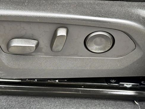 Used 2024 Chevrolet Colorado Trail Boss w/ LPO, Dark Essentials Package image 20