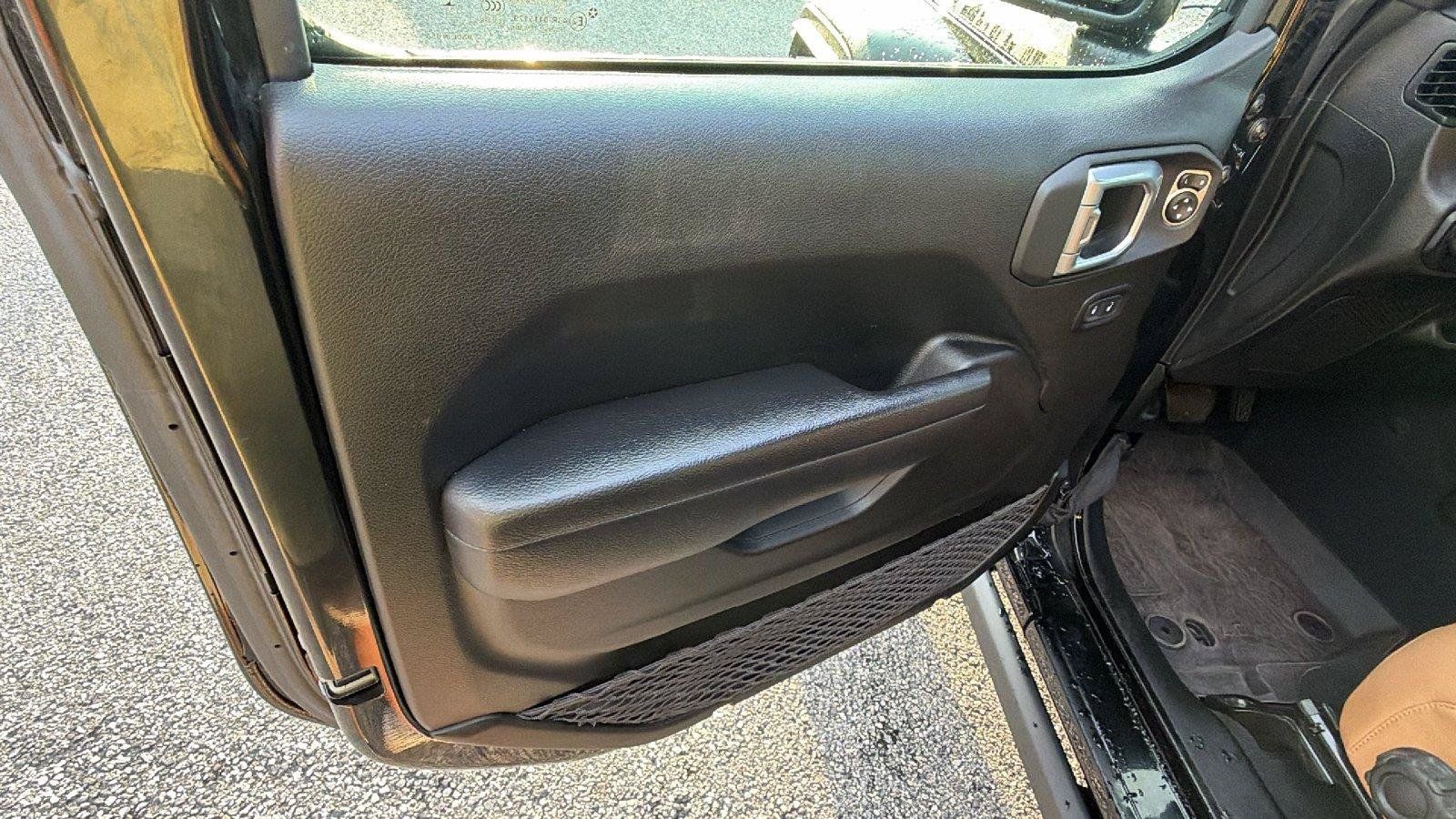 Used 2023 Jeep Wrangler Unlimited Sport AWD/4WD image 14