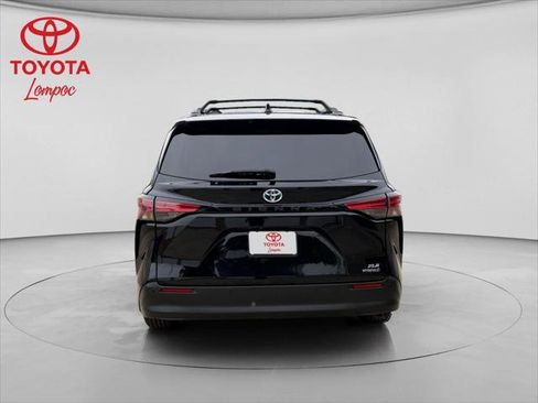 Certified 2022 Toyota Sienna XLE w/ XLE Plus Package FWD image 5