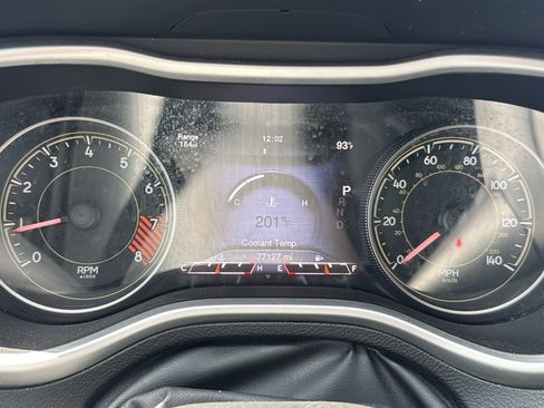 Used 2014 Jeep Cherokee Limited FWD image 22