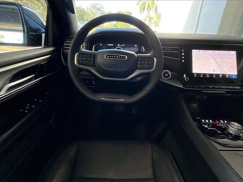 Used 2024 Jeep Wagoneer Series II image 5