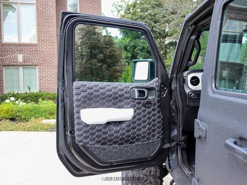 Used 2025 Jeep Gladiator Sport AWD/4WD image 47