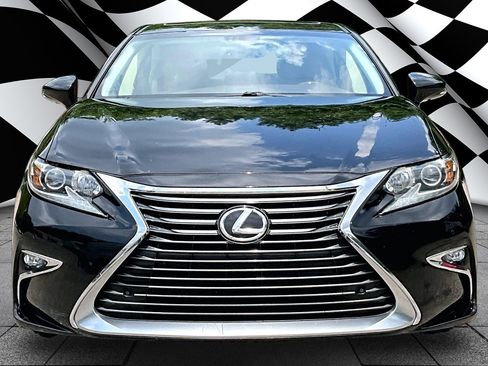 Used 2016 Lexus ES 350 w/ Premium Package w/Wood Trim FWD image 3