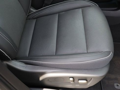 Certified 2022 Buick Envision Essence w/ Technology Package I FWD image 28