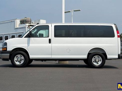Used 2025 Chevrolet Express 2500 LT w/ LT Preferred Equipment Group RWD image 7