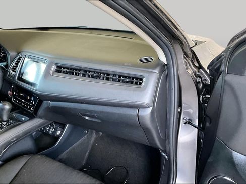 Used 2017 Honda HR-V EX image 19