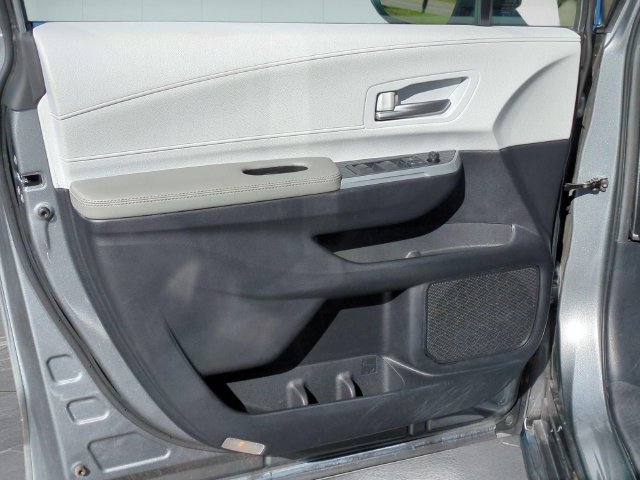 Used 2026 Toyota Sienna XLE FWD image 15