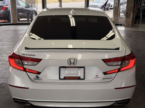 Used 2018 Honda Accord Sport image 12