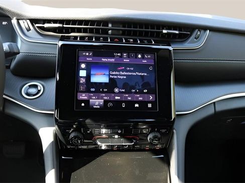 New 2025 Jeep Grand Cherokee L Laredo w/ Luxury Tech Group I image 23