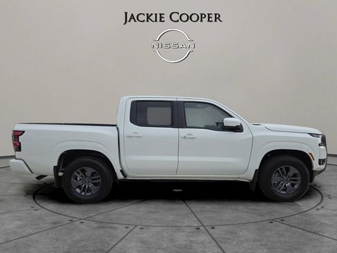New 2025 Nissan Frontier SV w/ SV Convenience Package RWD image 6