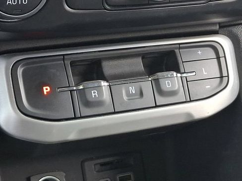 Used 2023 GMC Acadia SLT AWD/4WD image 11