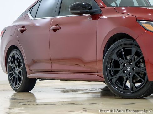 Used 2025 Nissan Sentra SR FWD image 4