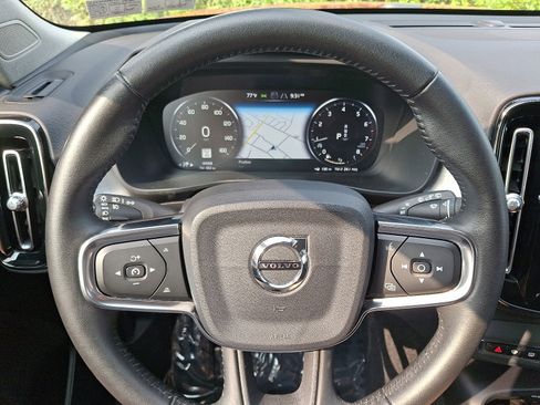 Used 2019 Volvo XC40 T5 Momentum image 20