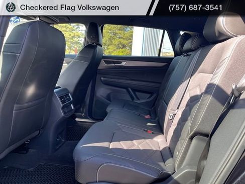 Used 2024 Volkswagen Atlas Cross Sport SE image 26