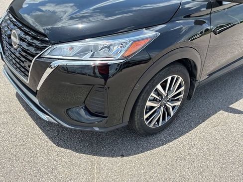 Used 2024 Nissan Kicks SV FWD image 9