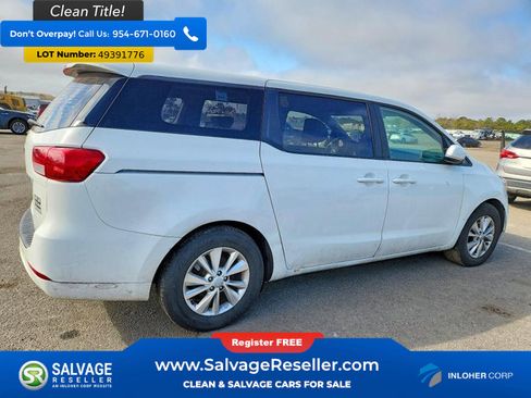 Used 2017 Kia Sedona L image 4