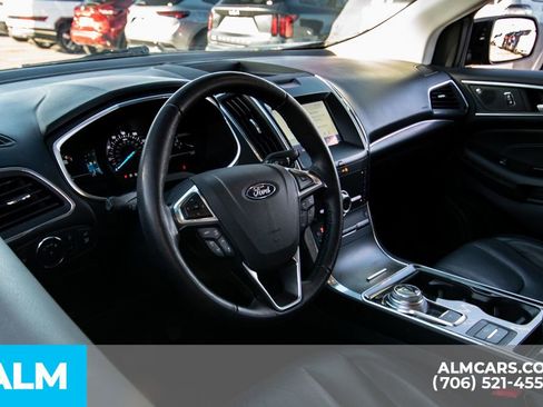 Used 2020 Ford Edge Titanium image 7